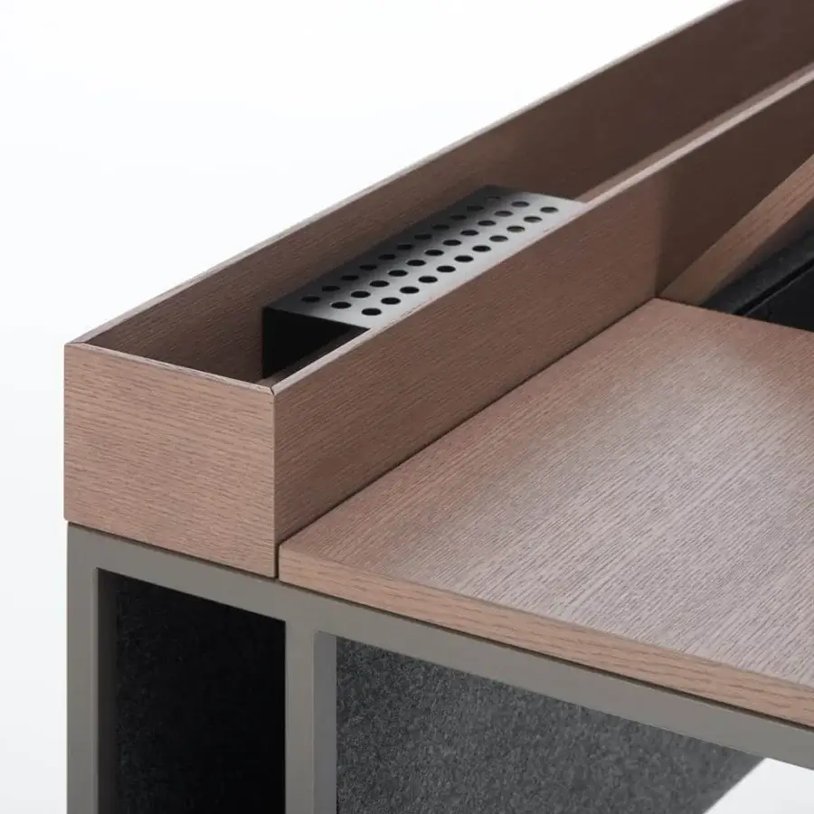 Elegant MDF Italia 20.Venti Home desk with light oak veneered top, dark gray epoxy powder coated steel frame and Divina Melange cloth bag