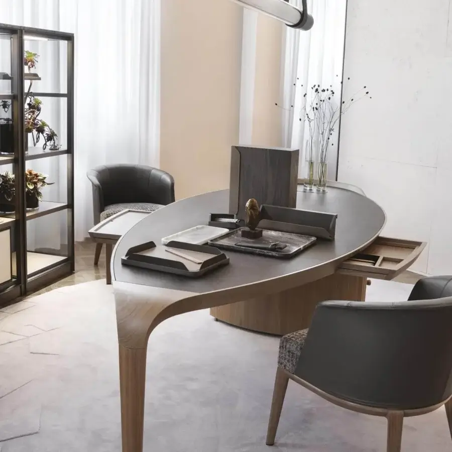 Exceptional Giorgetti Erasmo desk with fluid lines built in canaletto walnut and ebony macassar finish