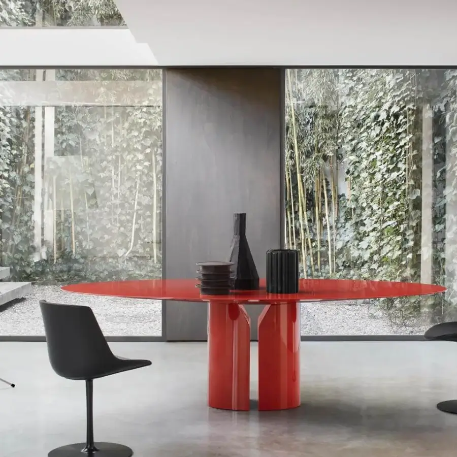 Superior MDF Italia Flow chair with black Nuvola leather upholstery and smooth mineral tanning finish