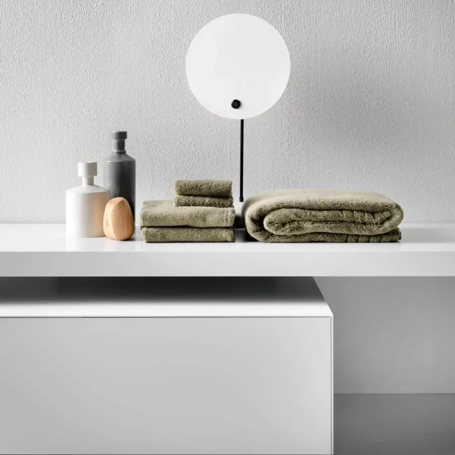 Superior MDF Italia Link shelf crafted in fine wood fiberboards with smooth matte white acrylic resin finish