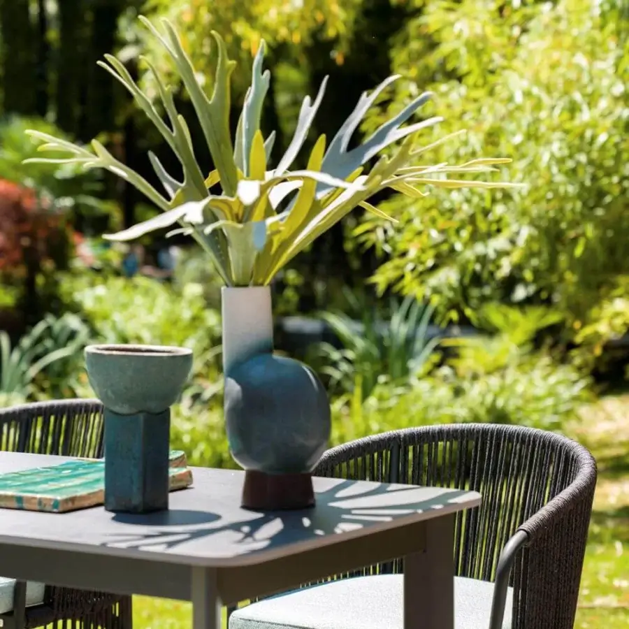 Superior Varaschin Tibidabo stool with aluminum structure and airy handcrafted weave in dark and light tones
