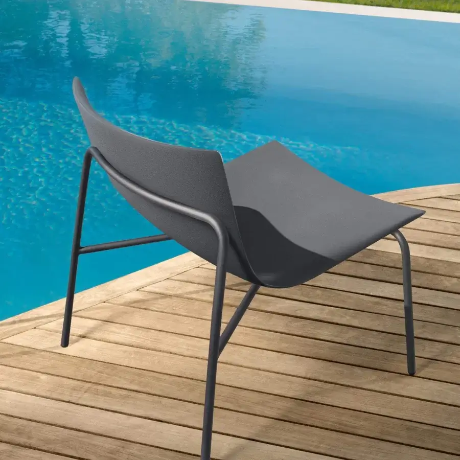 Superior Talenti Malè lounge chair with solid steel frame and wide polyurethane seat in dark gray finish