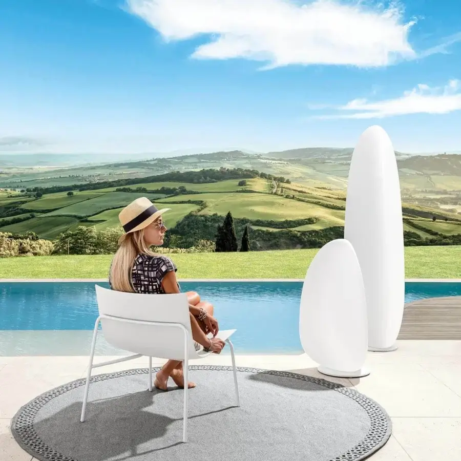 Distinguished Talenti Malè lounge chair with a wide polyurethane seat and resistant steel structure in smooth white finish