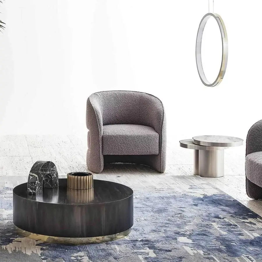 Distinguished Rugiano Opale side table with painted wood top, leather-clad leg and brushed brass base