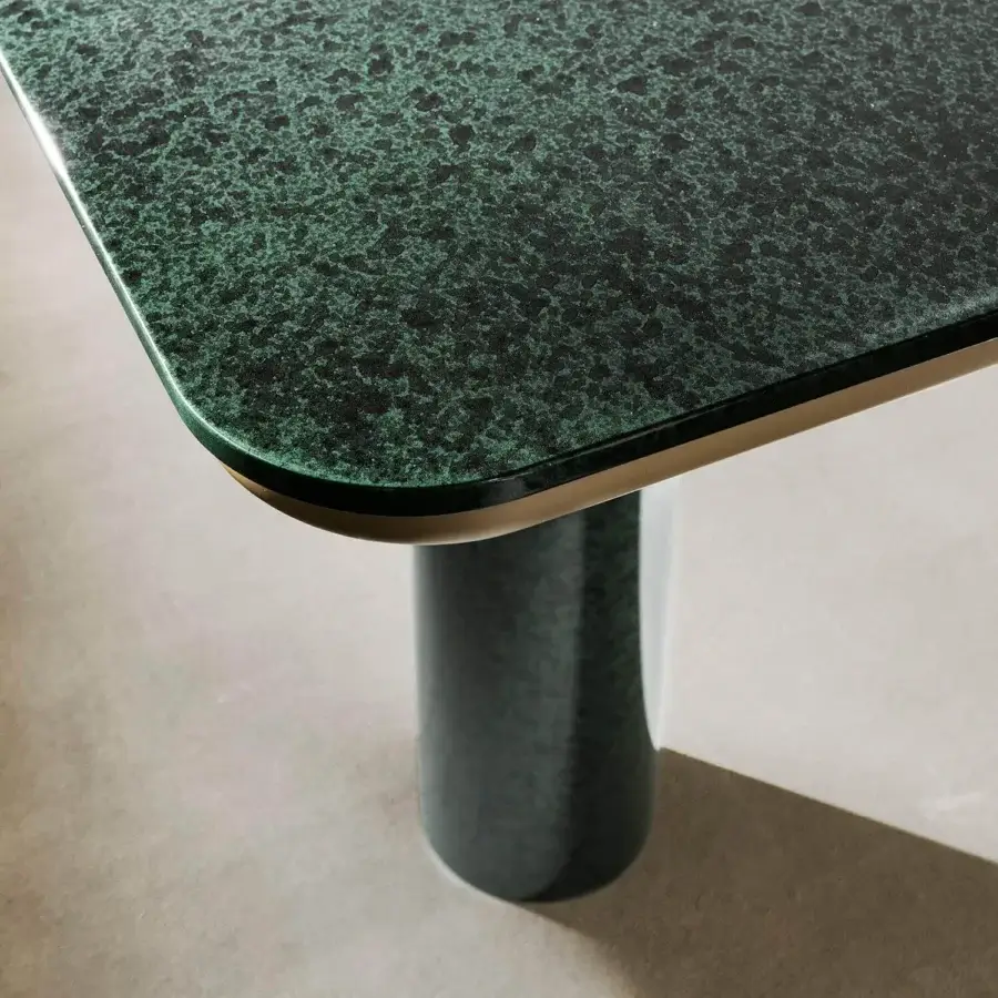 Superior Presotto Kolosso table with rounded rectangular green mottled top and black matt lacquered metal legs