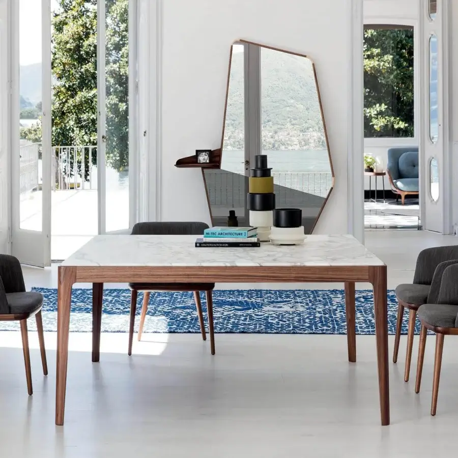 Exceptional Porada Ziggy table with rectangular Canaletto walnut frame and tabletop in a smooth satin finish