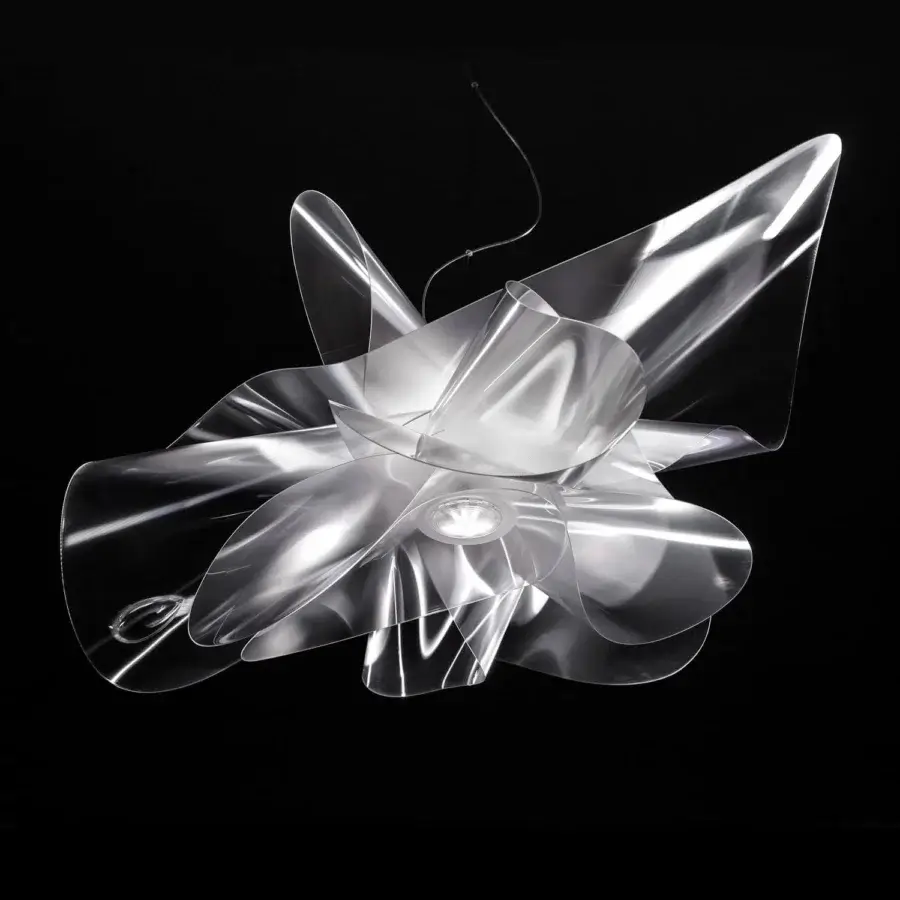 Exceptional Slamp Étoile suspension lamp with dynamic floral form crafted in translucent Lentiflex® and glossy finish