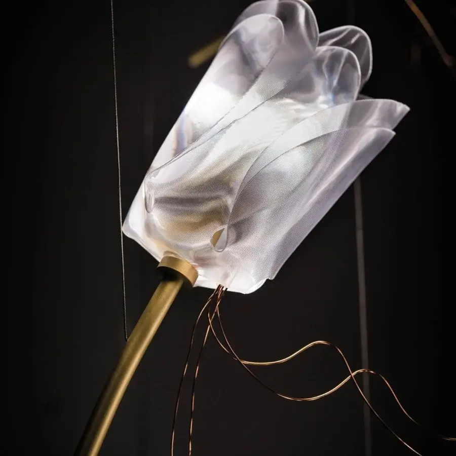 Distinguished Slamp Tulip suspension lamp with hand-molded translucent blossoms and refined brushed brass stems woven in copper wire