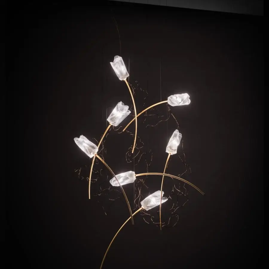 Superior Slamp Tulip suspension lamp with hand-molded blossoms and dark-toned elements in brushed brass finish