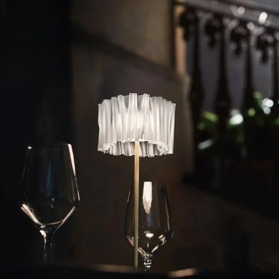 Exceptional Slamp Accordéon battery lamp with transparent shade in satin white and anodized aluminum stand