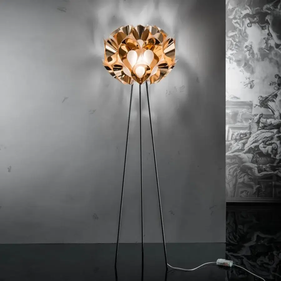 Superior Slamp Flora floor lamp inspired by organic forms with shimmering petal-like elements and innovative aluminum vaporization finish