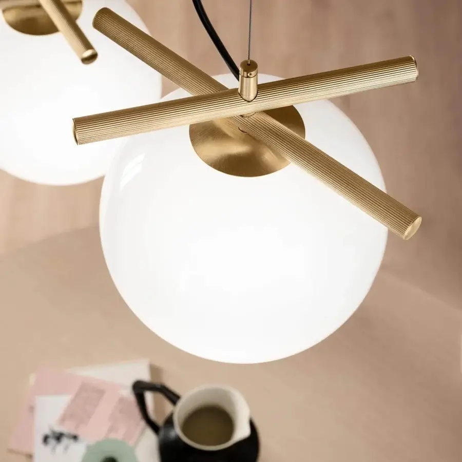 Distinguished Masiero Posy suspension lamp with spherical Murano glass diffuser and golden ribbed metal structure