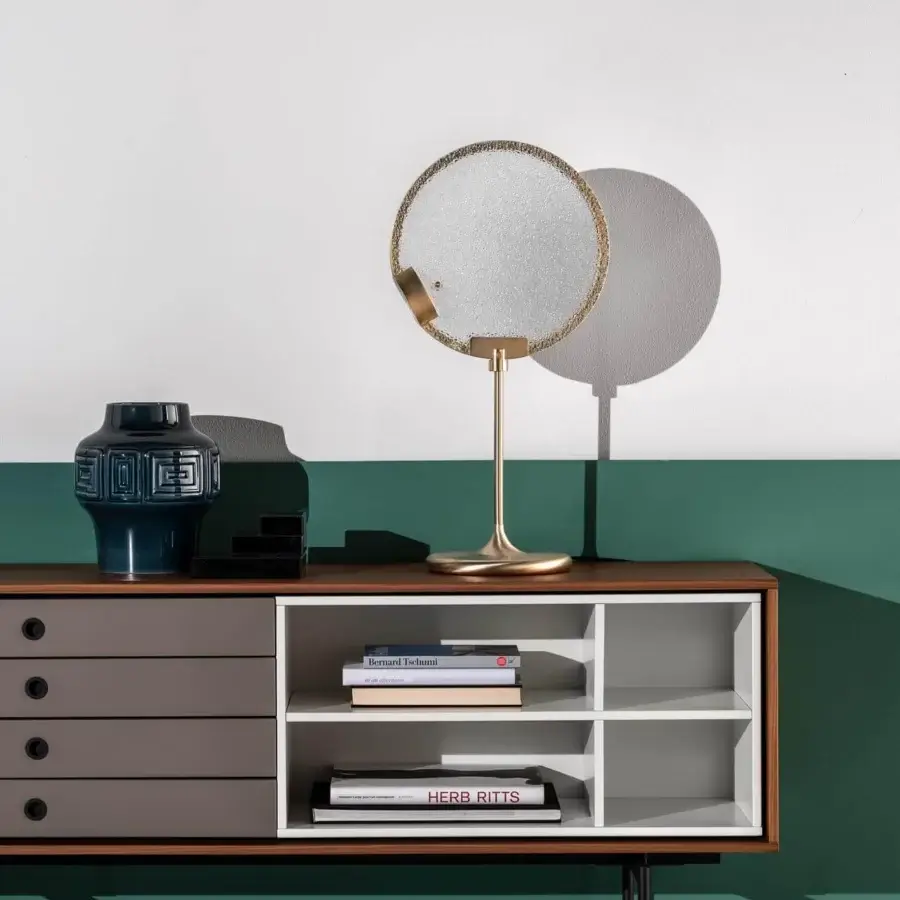 Superior Masiero Horo table lamp with round reflective shade and slender gold-colored metal structure