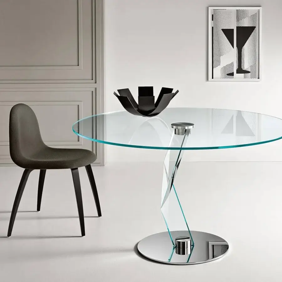 Distinguished Tonelli Design Bakkarat table with extra clear glass top and sculptural intertwined glass base in chrome-plated metal
