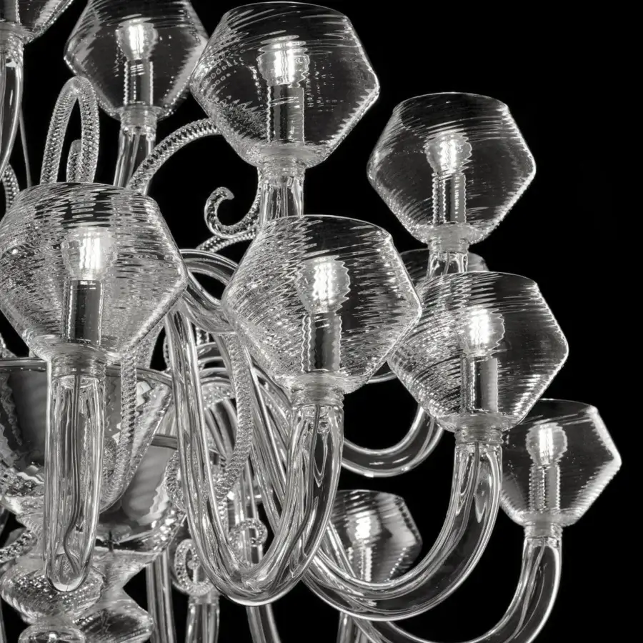 Exceptional Barovier&Toso Magritte chandelier built in clear Venetian glass with textured cups and polished chrome metal