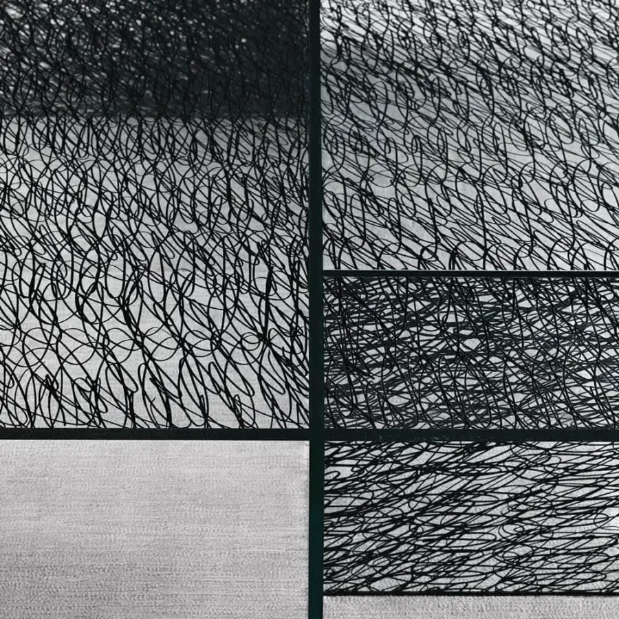 Superior Tonelli Design Sestante coffee table in extra clear glass with a striking network of black lines