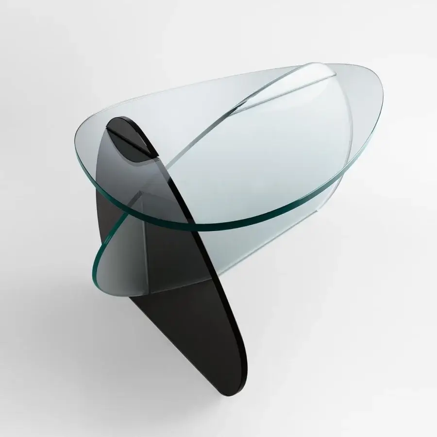 Elegant Tonelli Design Kat coffee table with intersecting transparent, frosted and smoked glass plates and glossy finish