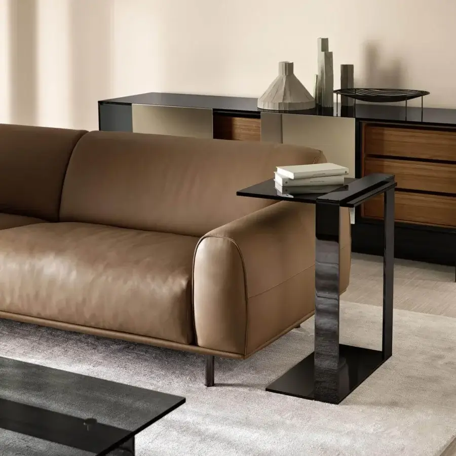 Superior Tonelli Design Joliet side table with black lacquered metal structure and clear glass top