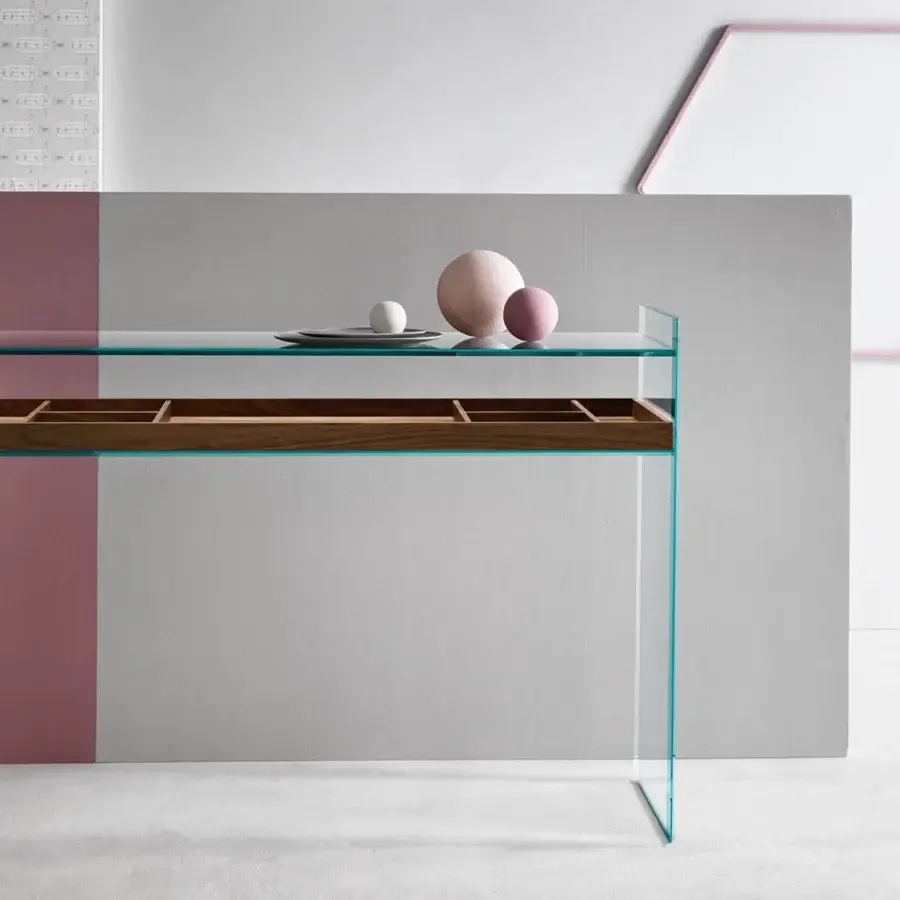 Exceptional Tonelli Design Quiller console built in extra clear glass with stylish bevelings and a solid Canaletto walnut tray