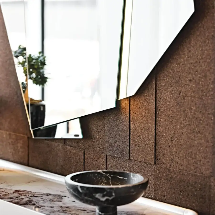 Exceptional Cattelan Italia Risiko mirror built in fragmented planes of mirrored glass with a glossy finish