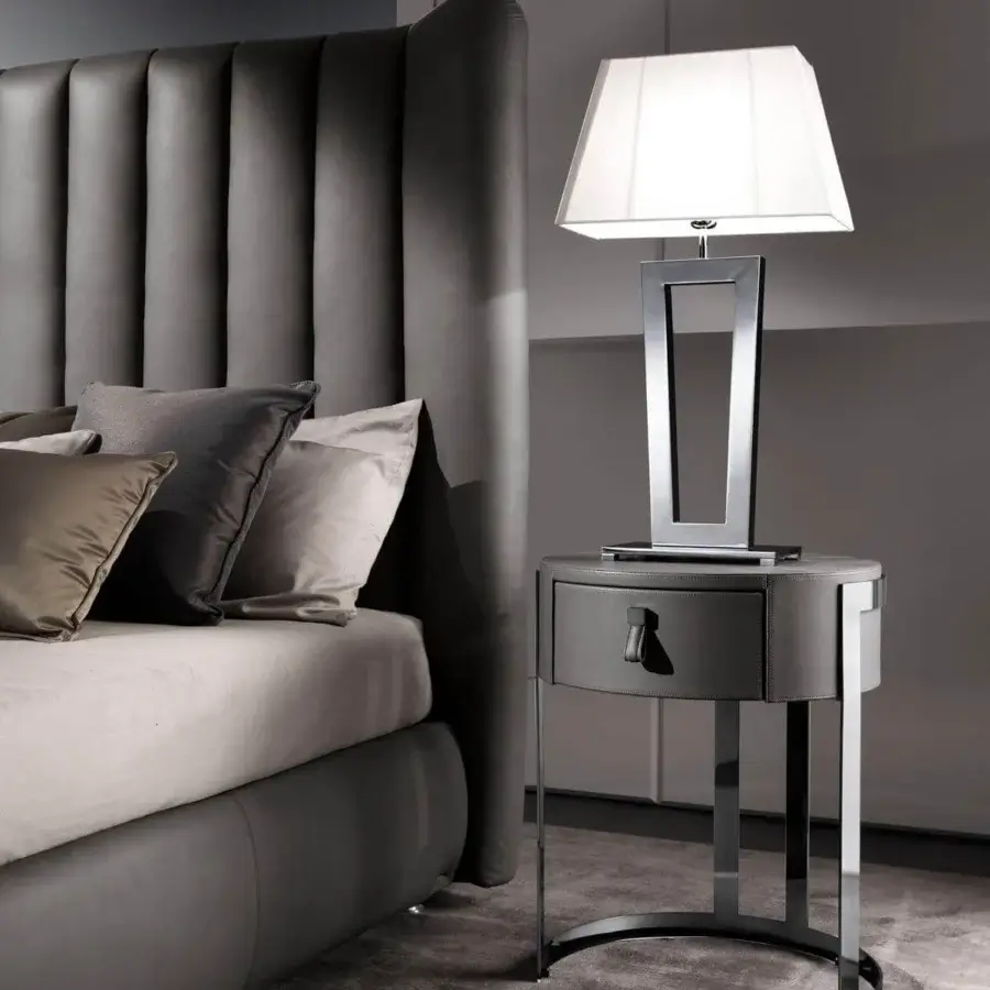 Superior DV Home Collection Deco lamp with geometric silhouette and glossy reflective metal stand in white fabric