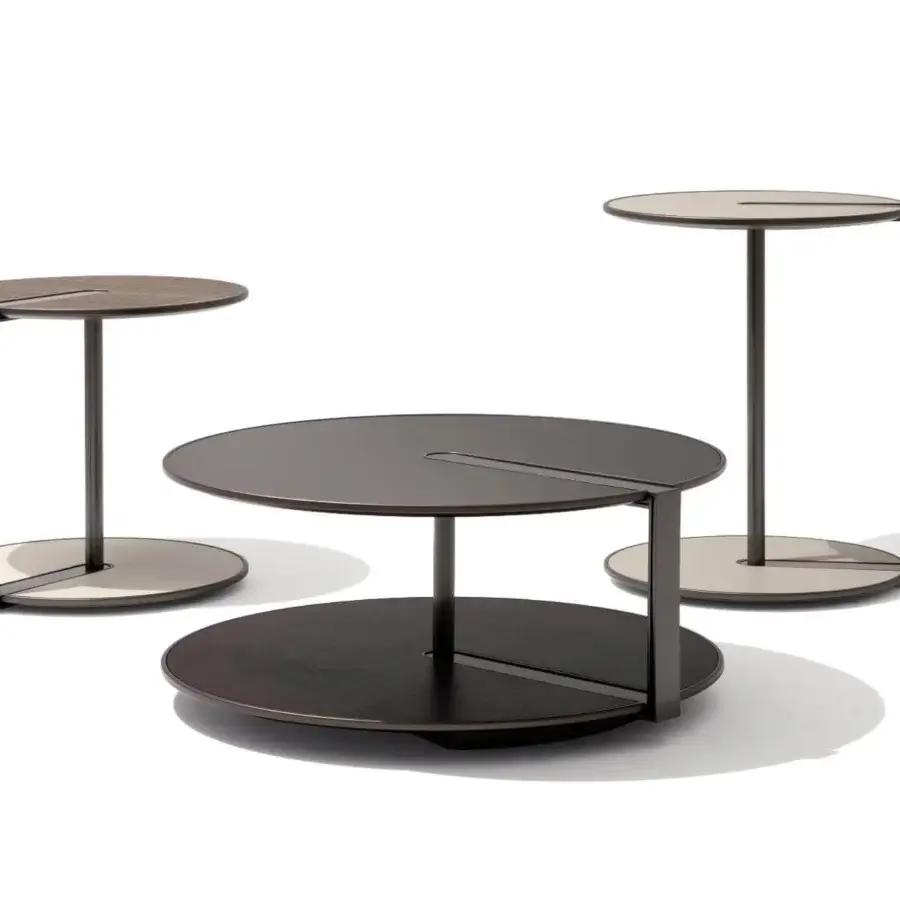 Distinctive Giorgetti Clamp coffee table with Canaletto walnut insert framed by a lacquered edge and dark gray metal support