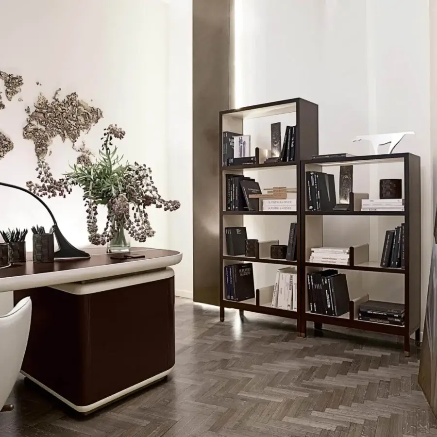 Superior Giorgetti Tycoon desk with a maple structure, saddle leather and rosewood inserts in dark brown tones