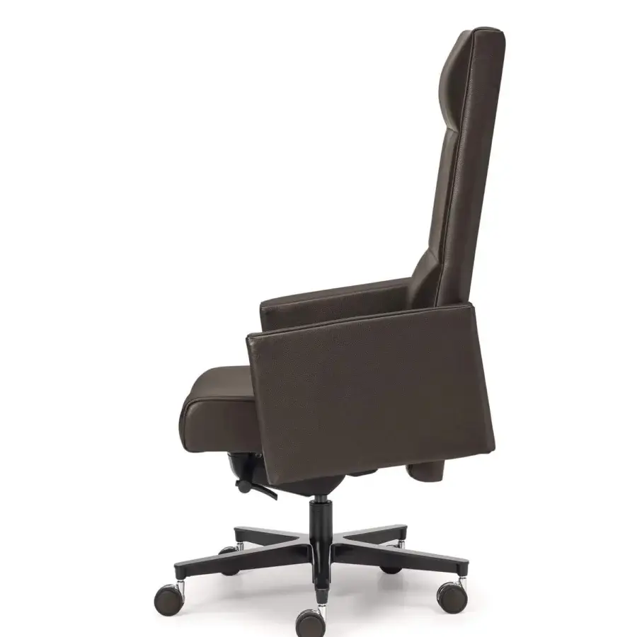 Distinguished 4 Mariani Inca armchair crafted in brown leather with a black painted die-cast aluminum swivel base and ergonomic mechanism