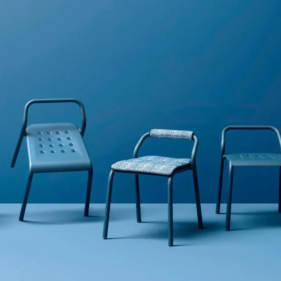 Superior Varaschin Noss chair with sleek powder-coated aluminum frame upholstered in patterned blue and white textile