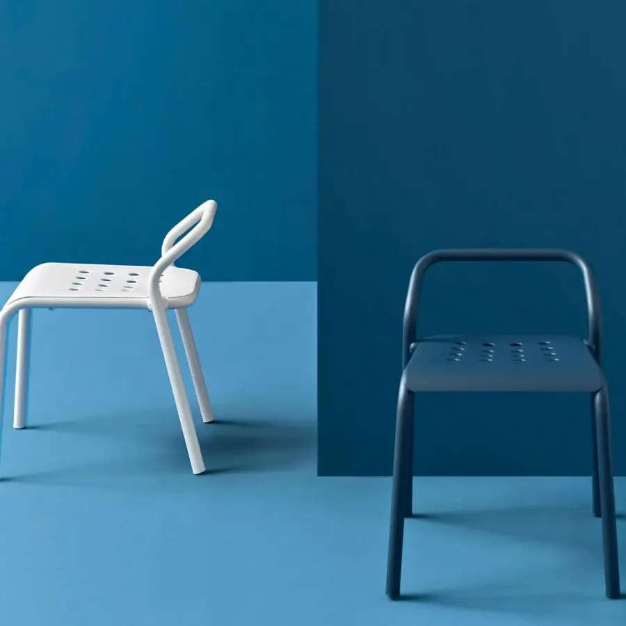 Refined Varaschin Noss chair with curved backrest in dark blue powder coated aluminum tube structure