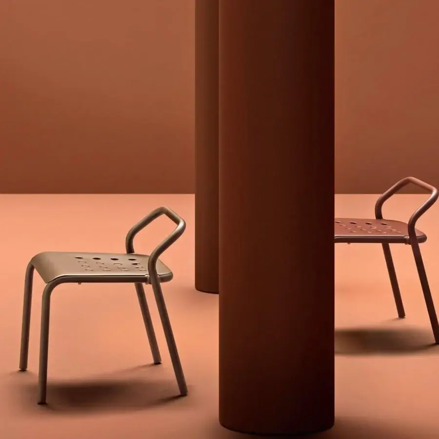 Exceptional Varaschin Noss chair with aluminum tube structure and powder coated aluminum seat in a brownish tone