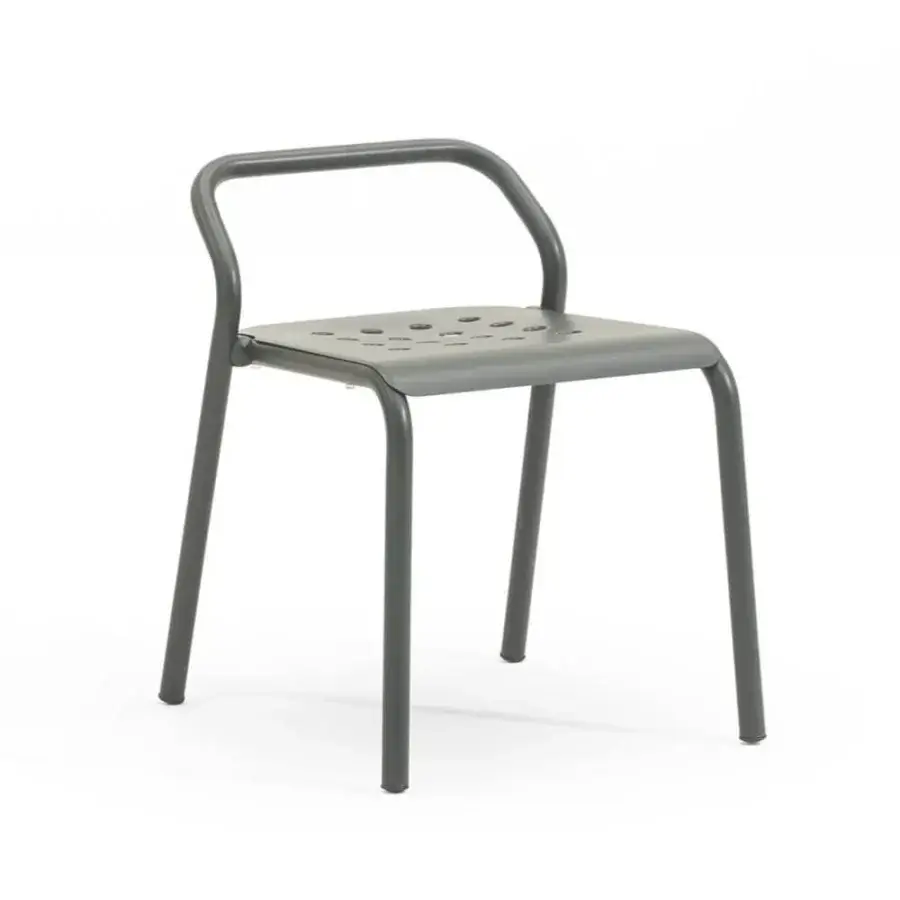 Superior Varaschin Noss chair with angular silhouette and curved backrest in matte gray powder-coated aluminum construction