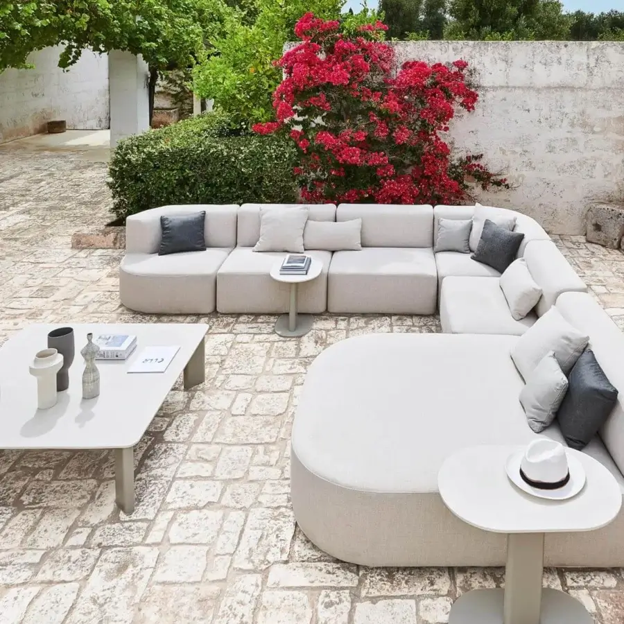 Elegant Varaschin Plinto coffee table with light gray HPL top and powder-coated aluminum elliptical legs crafted for outdoor use