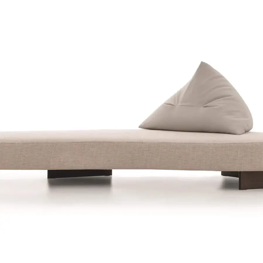 Exceptional Ditre Italia Papilo sofa with light beige woven textile and streamlined dark-toned geometric base