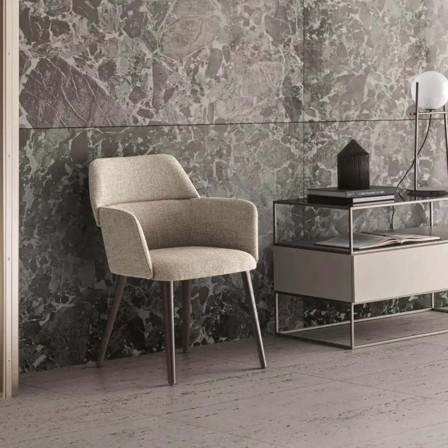 Harmonious Ditre Italia Unit sideboard with glass showcases, doors and drawers built on a metallic toned frame in light gray synthetic material with matte finish