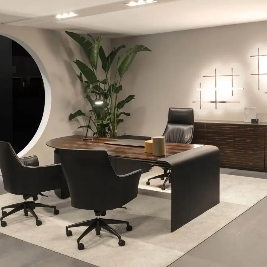 Distinguished 4 Mariani Sella armchair crafted in black leather with a matte finish exhibiting curved lines and contemporary design