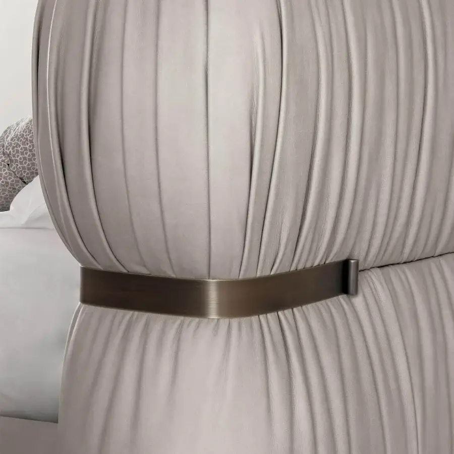 Exceptional Rugiano Fandango bed crafted in light gray leather with bronzed brass metal frame detailing