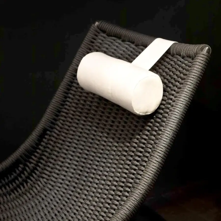 Meticulous Rugiano Playa lounger with black metal structure and hand-braided black rope offering a dark gray finish
