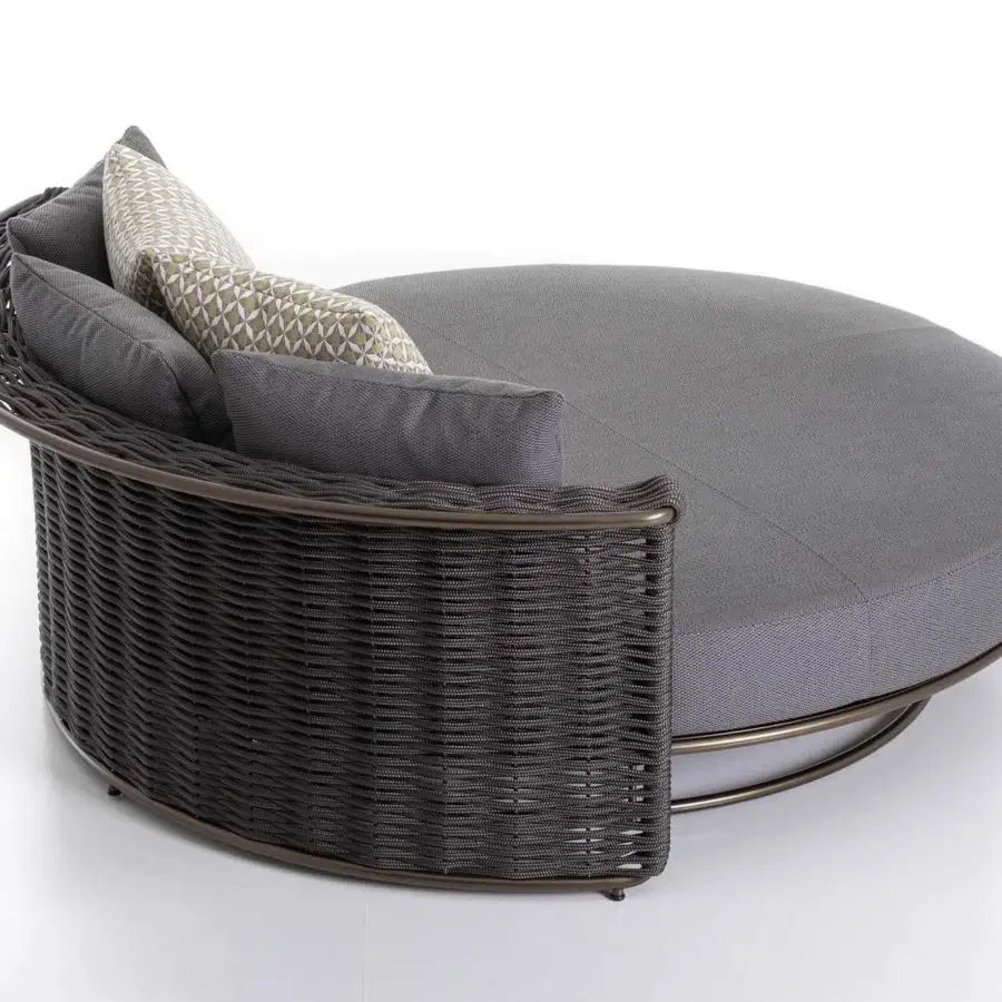 Exceptional Rugiano Marina daybed with a bronze metal frame woven in dark gray hand-braided rope and plush gray fabric cushions