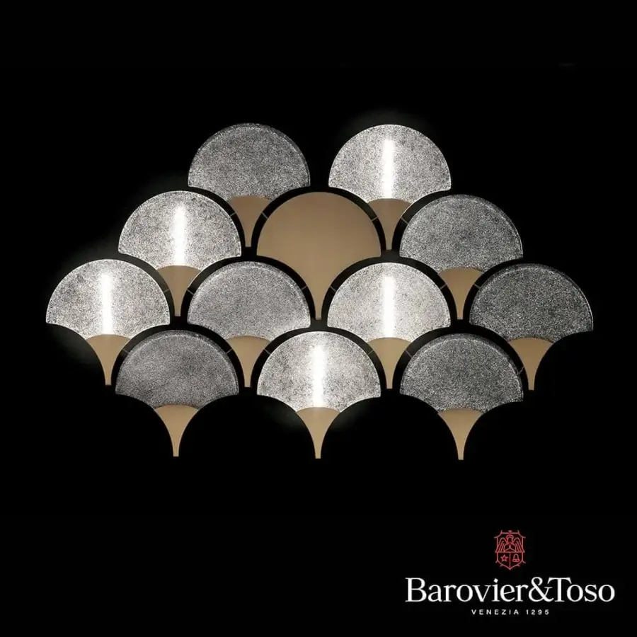 Distinguished Barovier&Toso Tuileries wall lamp crafted in Murano glass with a brushed metallic structure and subtle silver-grey beige tones