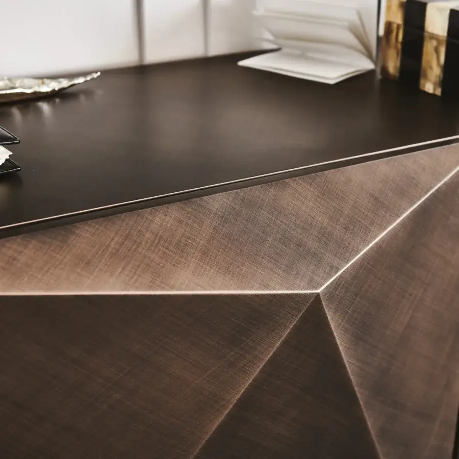 Exceptional Cattelan Italia Kayak sideboard with bronzed brown polished lacquered wood and clear glass shelving