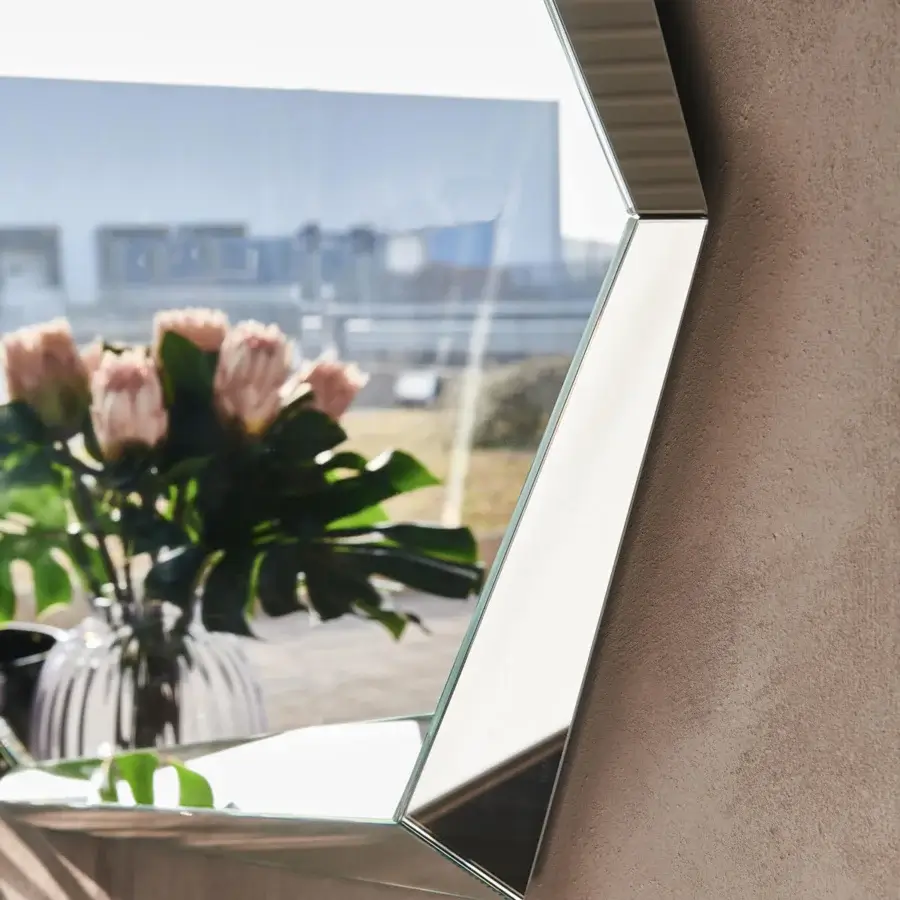 Superior Cattelan Italia Emerald mirror with geometric lines and glossy clear glass or acrylic border crafted in Italy