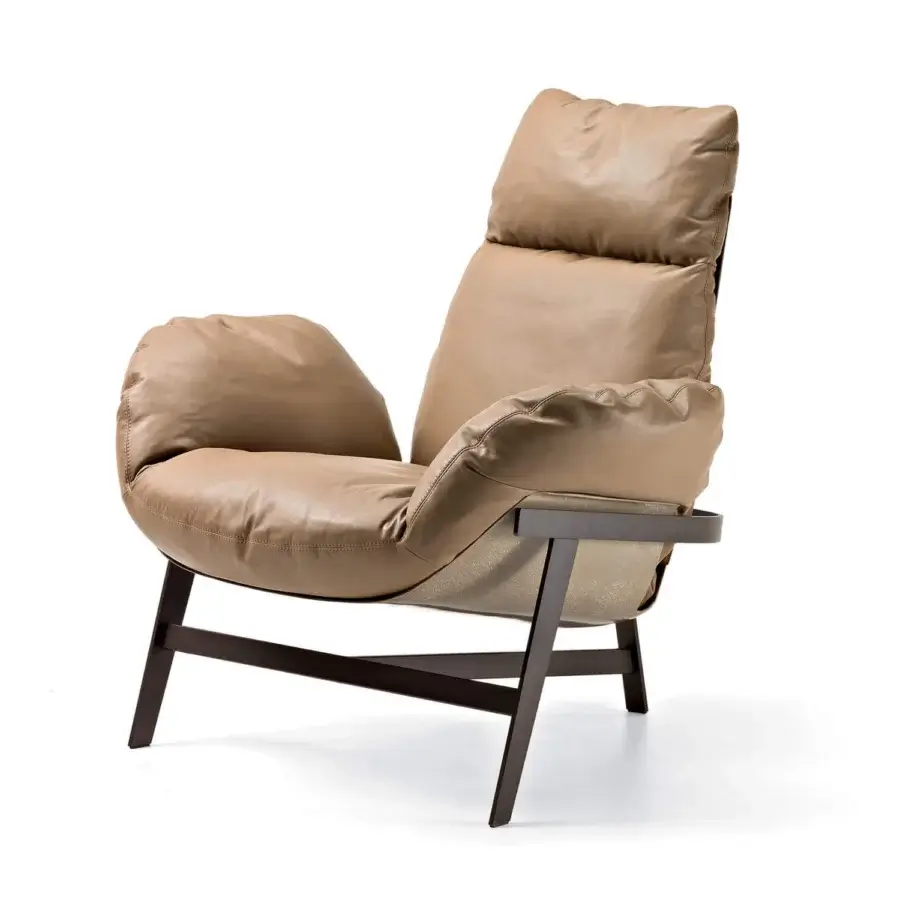 Distinguished Arketipo Jupiter lounge chair with a light tan leather shell and dark brown wooden frame