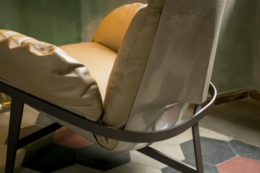 Exceptional Arketipo Jupiter Lite lounge chair crafted in light brown Pelle Leonardo with dark brown frame