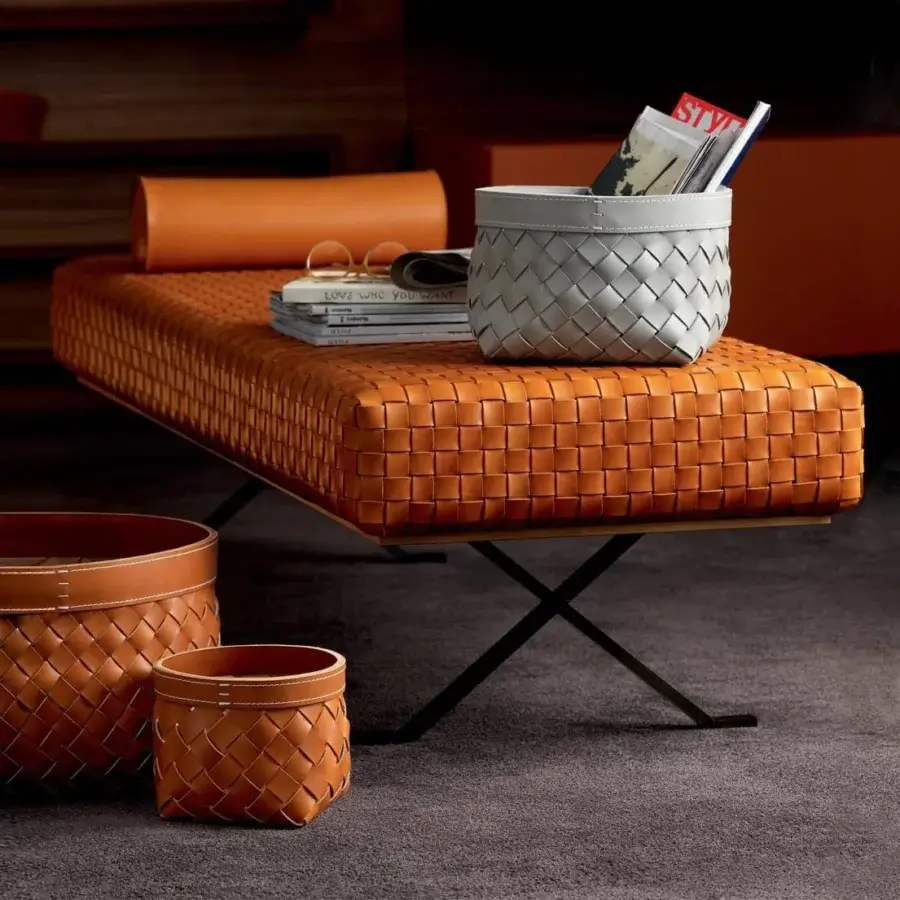 Refined Presotto Sigmund chaise lounge with oak wood and hand-woven natural vegetable-tanned leather in orange-brown hues with textured finish
