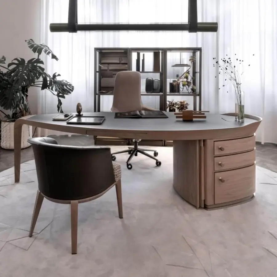 Exceptional Giorgetti Erasmo desk with canaletto walnut structure and ebony macassar leaf-shaped top in a light wood finish
