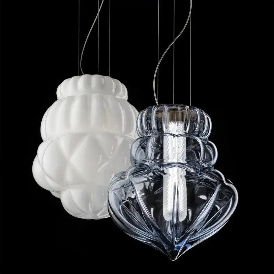 Distinguished Barovier&Toso Vallonné Opale suspension lamp with hand-blown Venetian crystal exhibiting an opaline finish and repeating diamond pattern