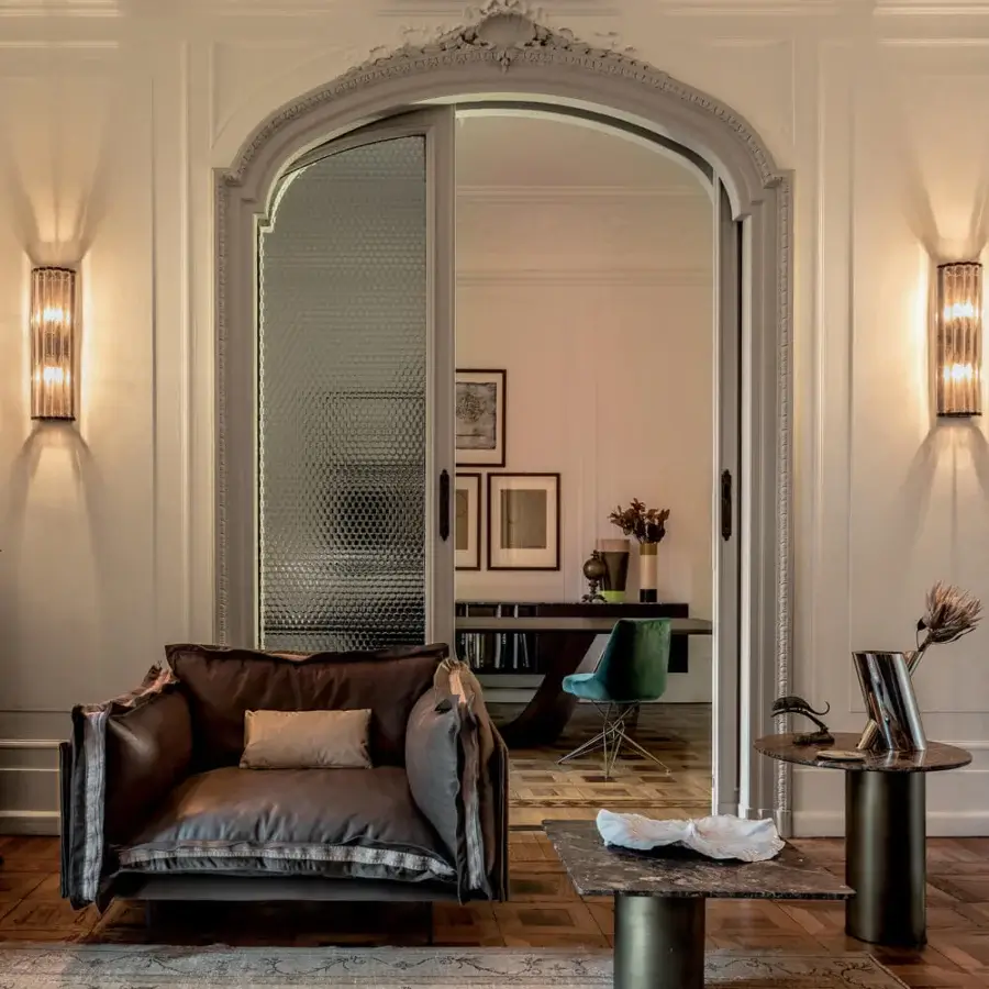 Exceptional Arketipo Petra side table with dark Emperador marble top and cylindrical matte-finish metal base