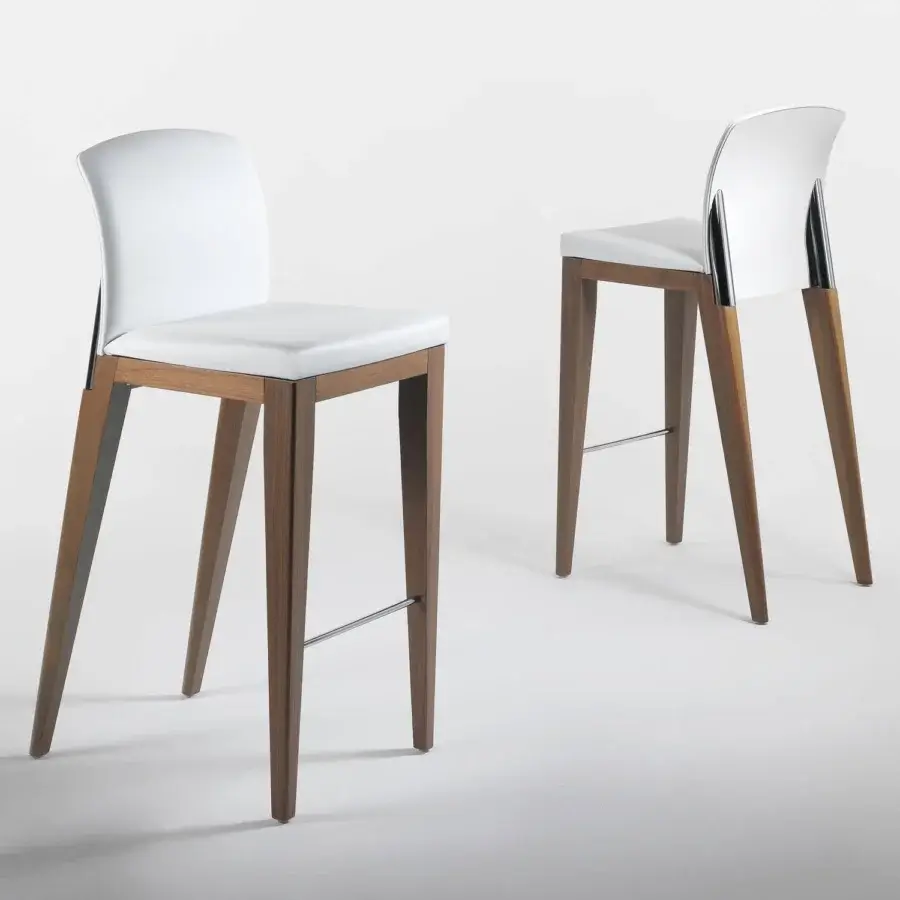 Distinguished Reflex Sit stool with white cushioned fabric, curved backrest and lacquered brown wood legs with chrome accents