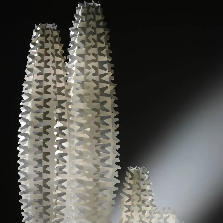 Exceptional Slamp Cactus floor lamp in pale white Lentiflex® with interlocking geometric shapes and brilliant light diffusion